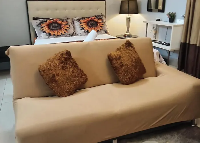Cozy Deluxe Condotel 150 Newport Boulevard شقة فندقية 3*